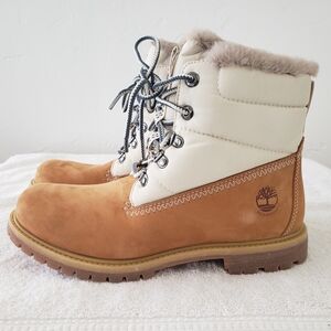 Timberland waterproof tan leather lace up womens boots size 9